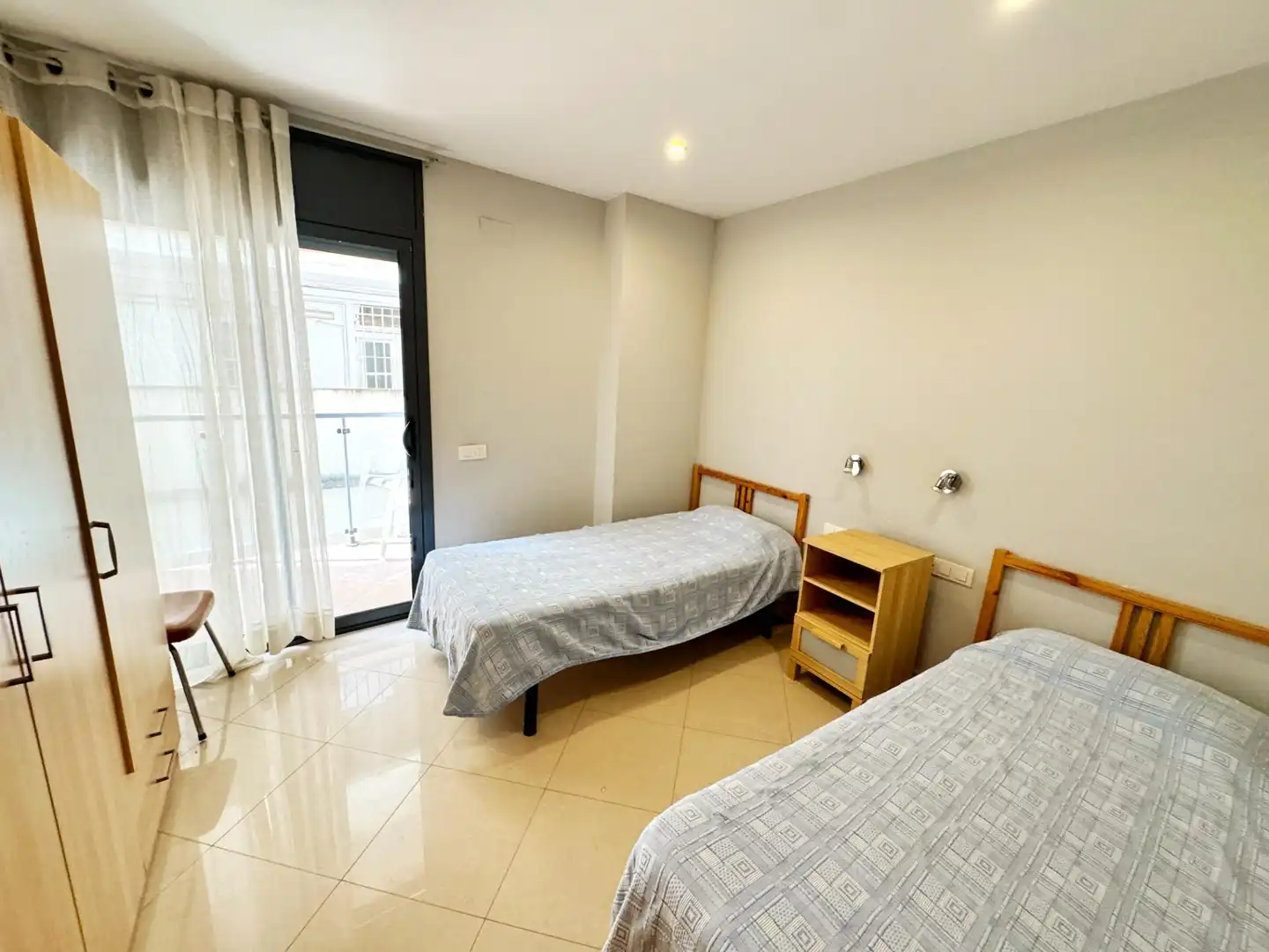 Schlafzimmer von Wohnung zum Verkauf in Sitges mit Klimaanlage, Heizung und Balkon