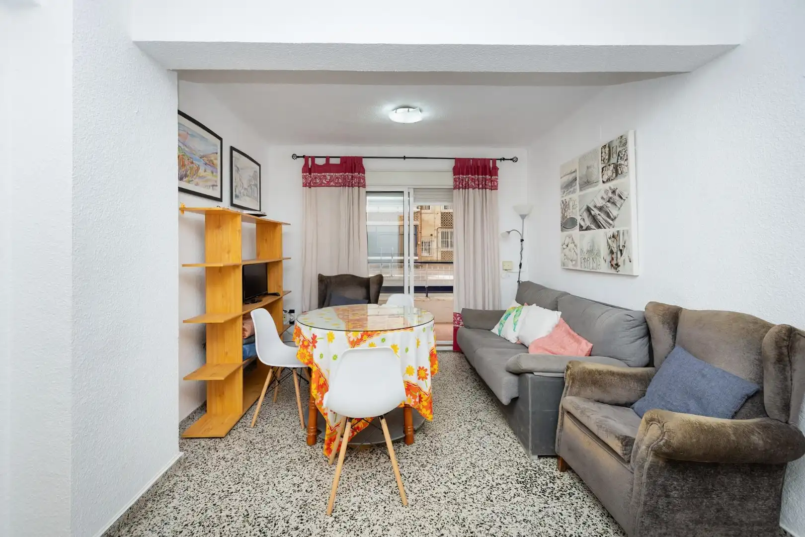 Sala d'estar de Pis en venda en Granada amb Terrassa, Moblat i Balcó