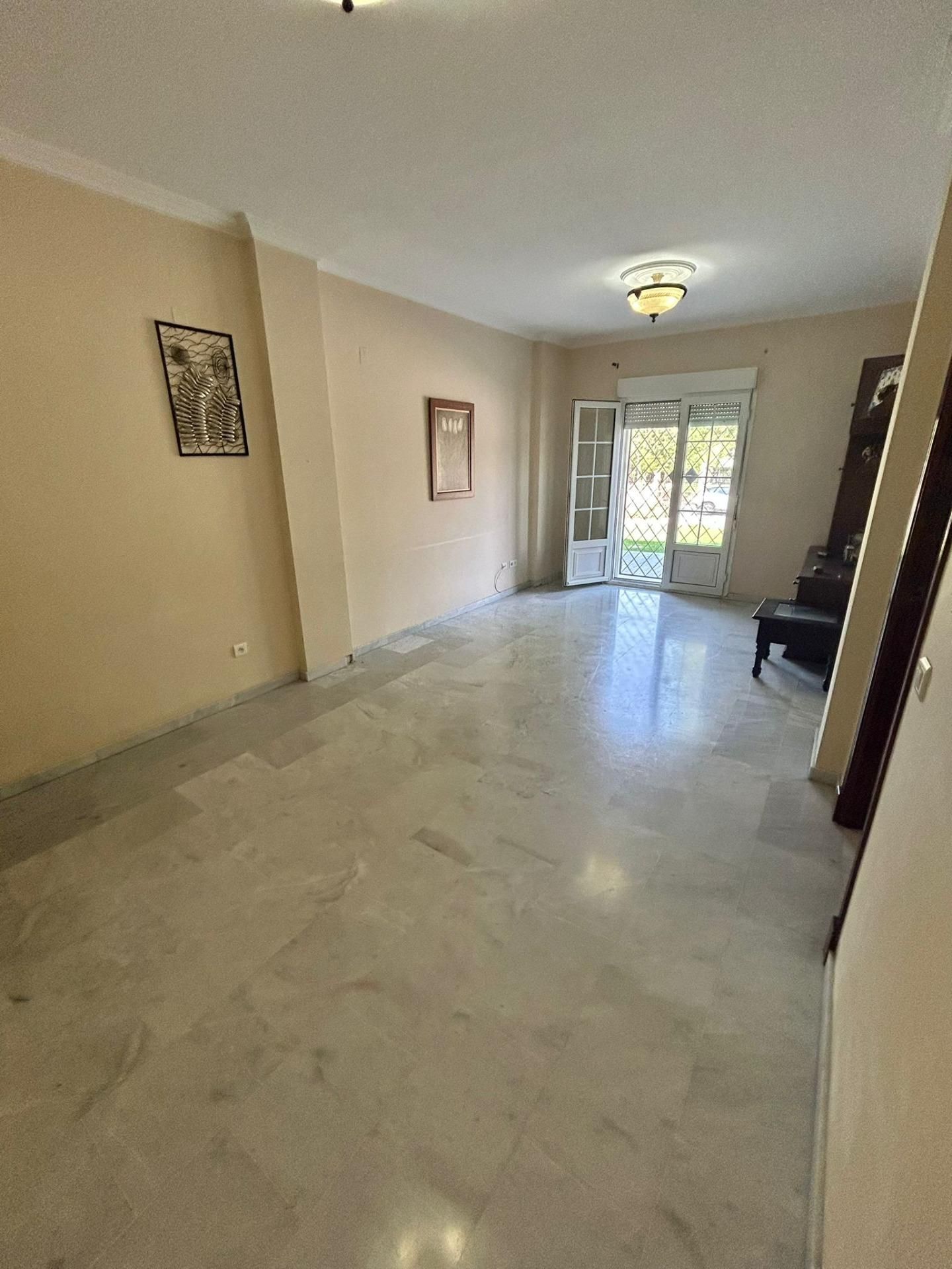 Flat for sale in Utrera  with Air Conditioner and Storage room