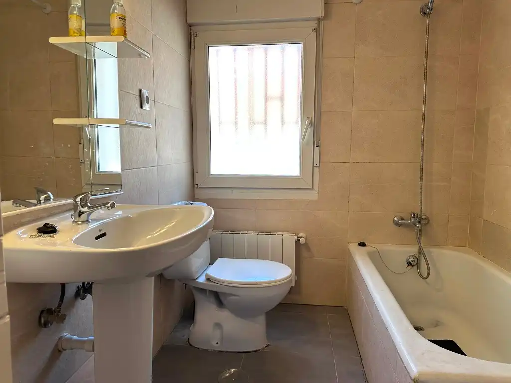 Bathroom of Flat for sale in Gijón   with Heating, Terrace and Furnished