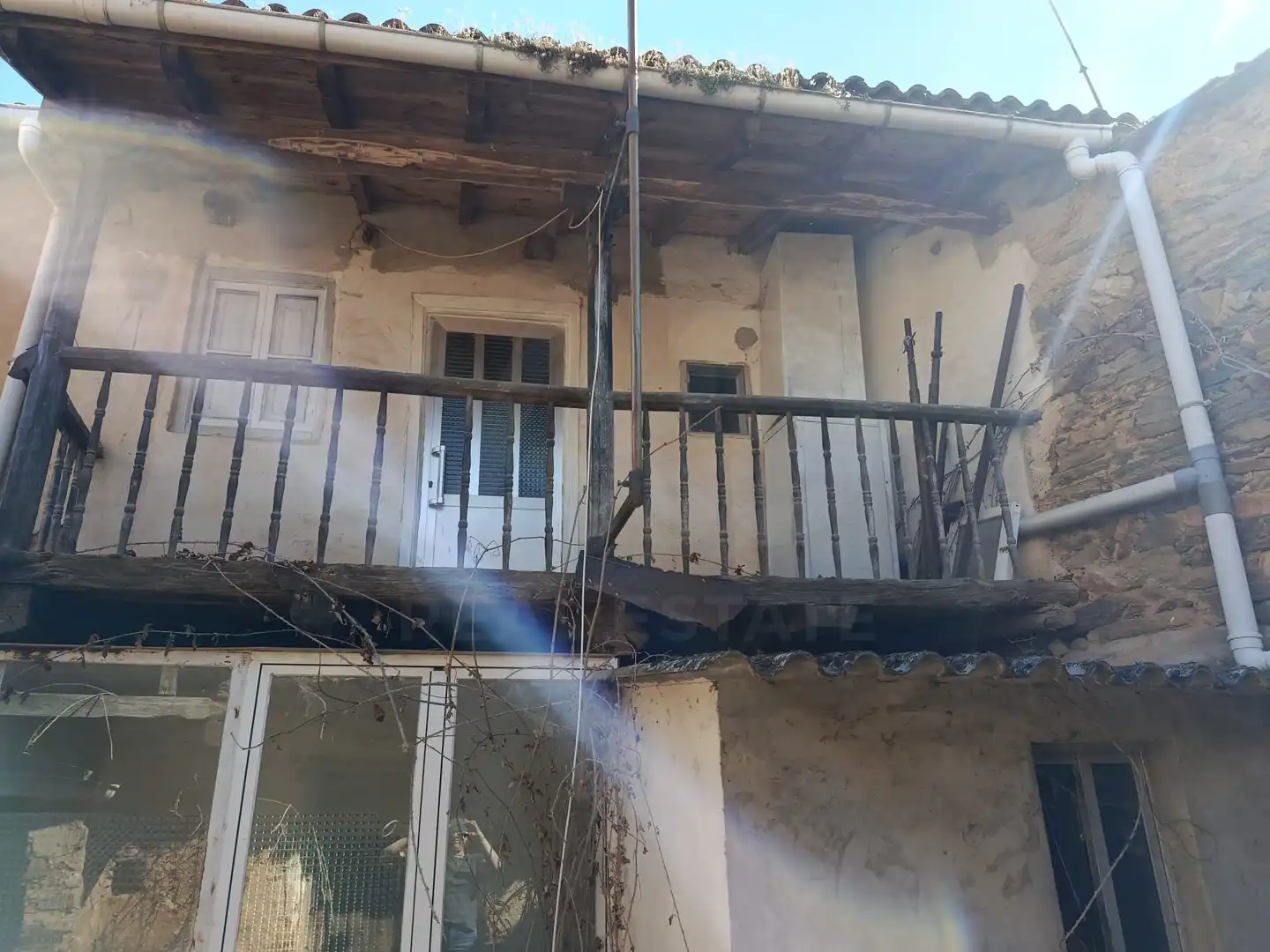 Vista exterior de Finca rústica en venda en Val de San Lorenzo amb Terrassa