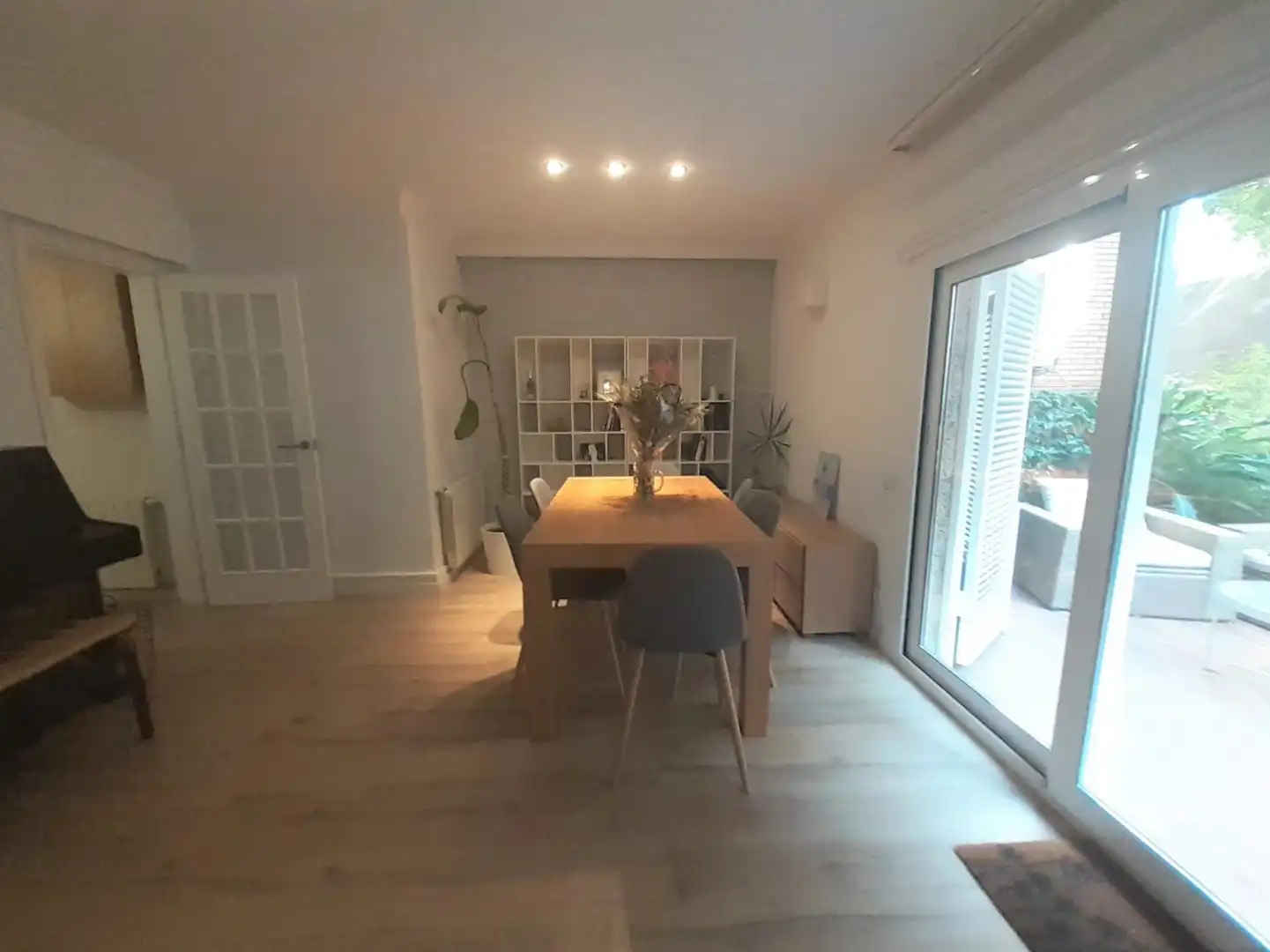 Menjador de Dúplex en venda en Barcelona amb Calefacció, Parquet i Terrassa