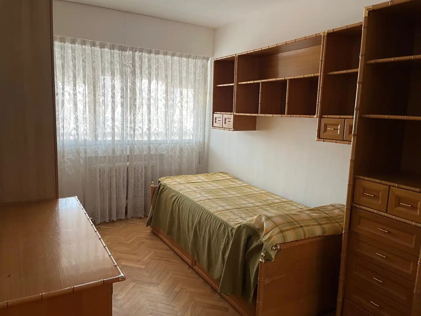 Bedroom of Flat for rent in Madrid  with Air Conditioner, Heating and Parquet flooring