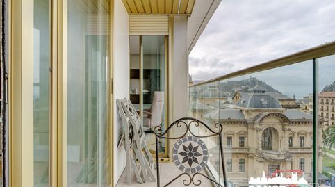 Foto 2 de Piso de alquiler en Área Romántica, Donostia - San Sebastián
