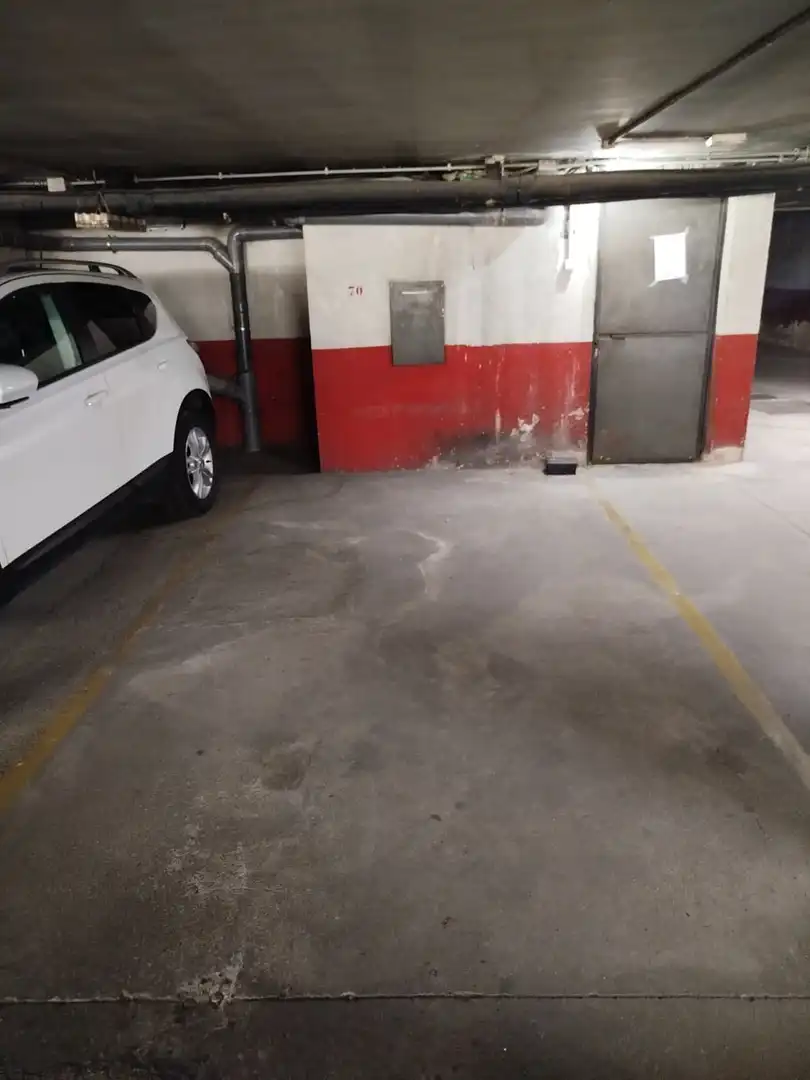 Aparcament de Pis en venda en Ávila amb Calefacció, Terrassa i Traster