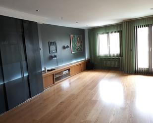 Living room of Flat for sale in Ciudad Real Capital  with Air Conditioner, Heating and Parquet flooring