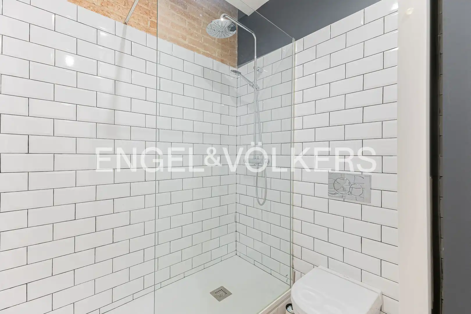 Baño de Piso en venta en Barcelona con Calefacción, Parquet y Balcón