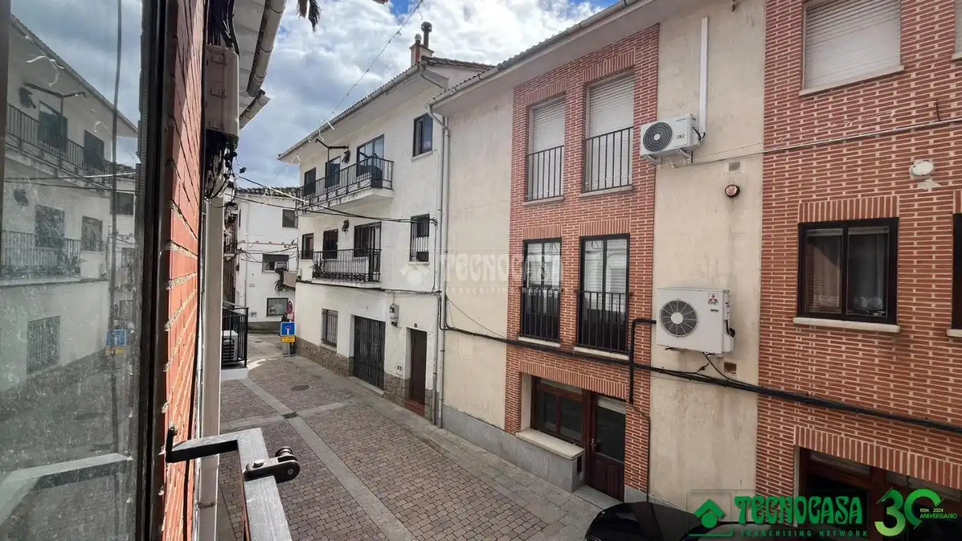 Außenansicht von Einfamilien-Reihenhaus zum Verkauf in San Esteban del Valle mit Klimaanlage und Heizung