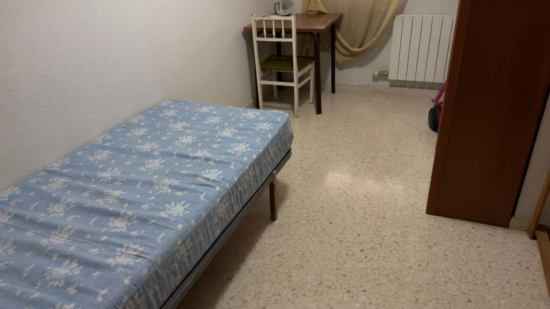 Schlafzimmer von Wohnung zur Miete in Granada mit Heizung, Privatgarten und Möbliert