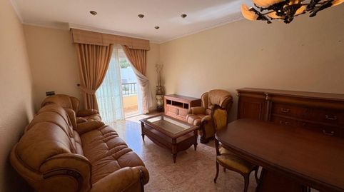 OCASION DE CHALET EN CARBONERAS