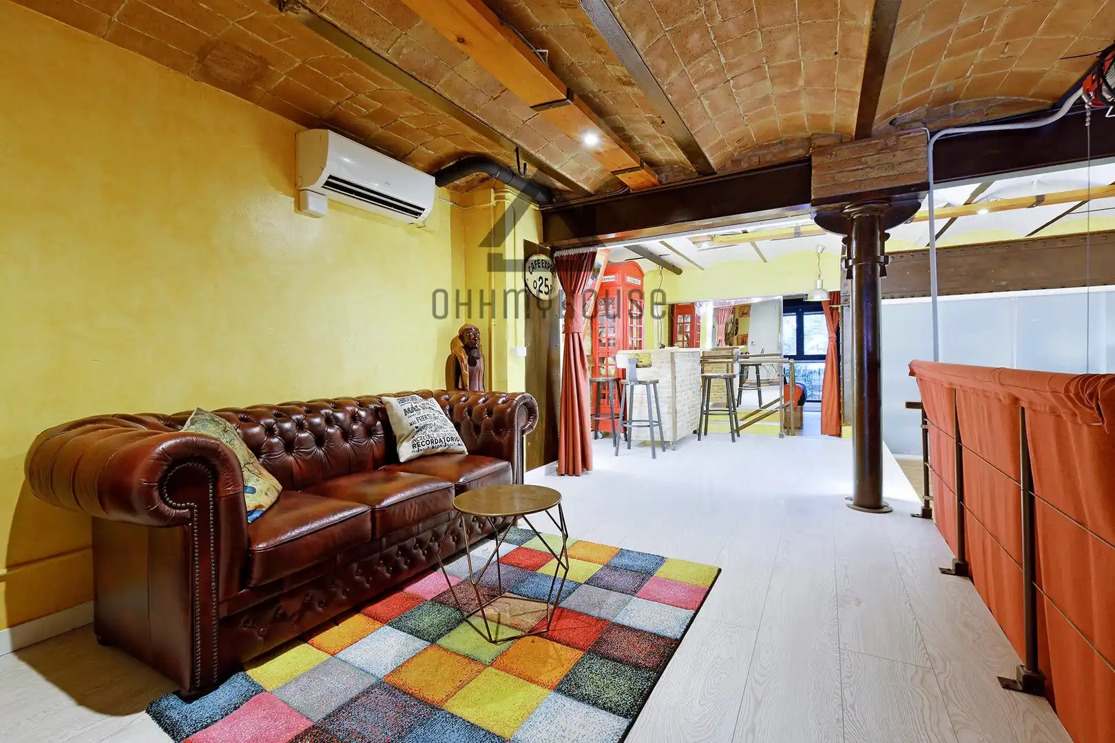 Living room of Duplexes for sale in Barcelona  with Air Conditioner, Parquet flooring and Terrace