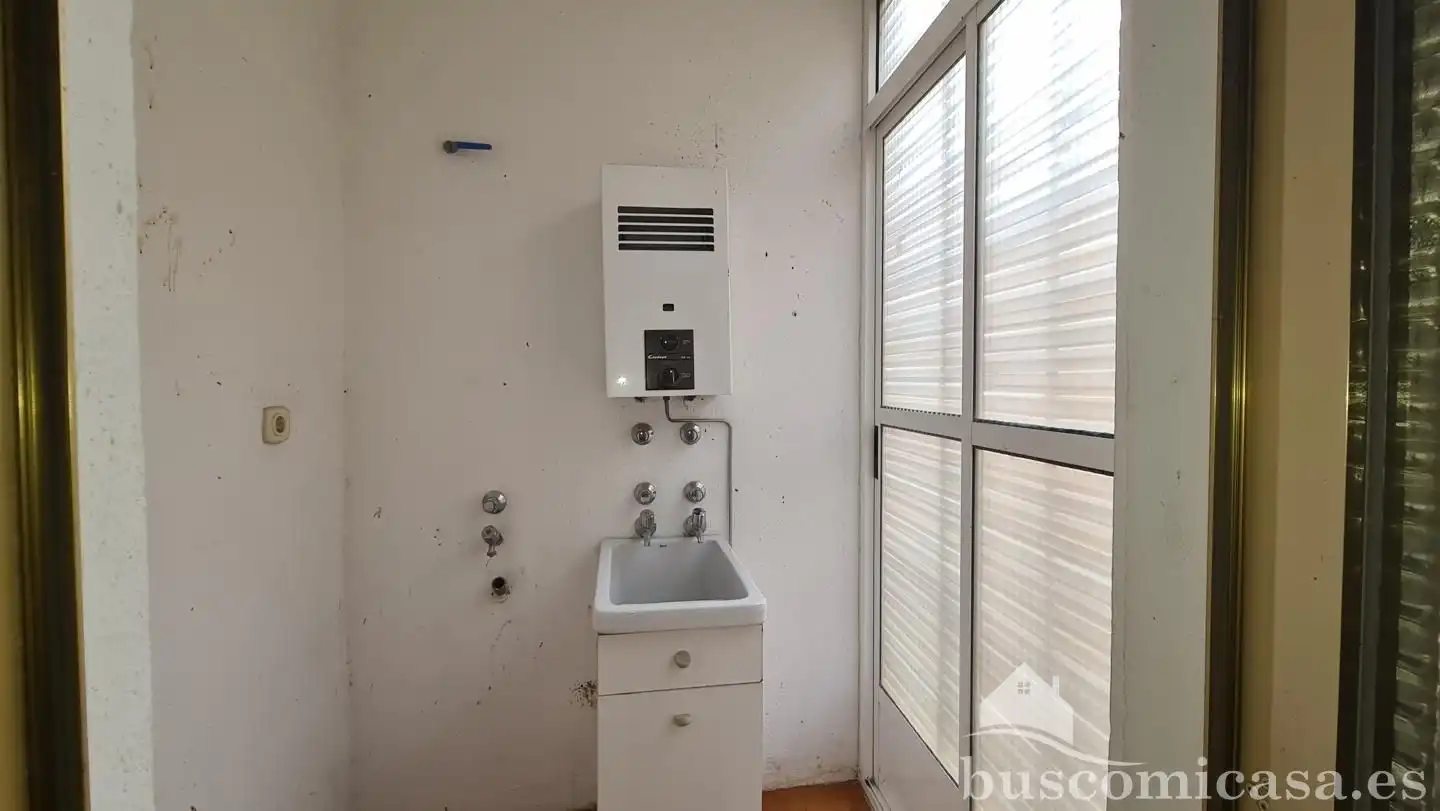Badezimmer von Wohnung zum Verkauf in Jódar mit Balkon