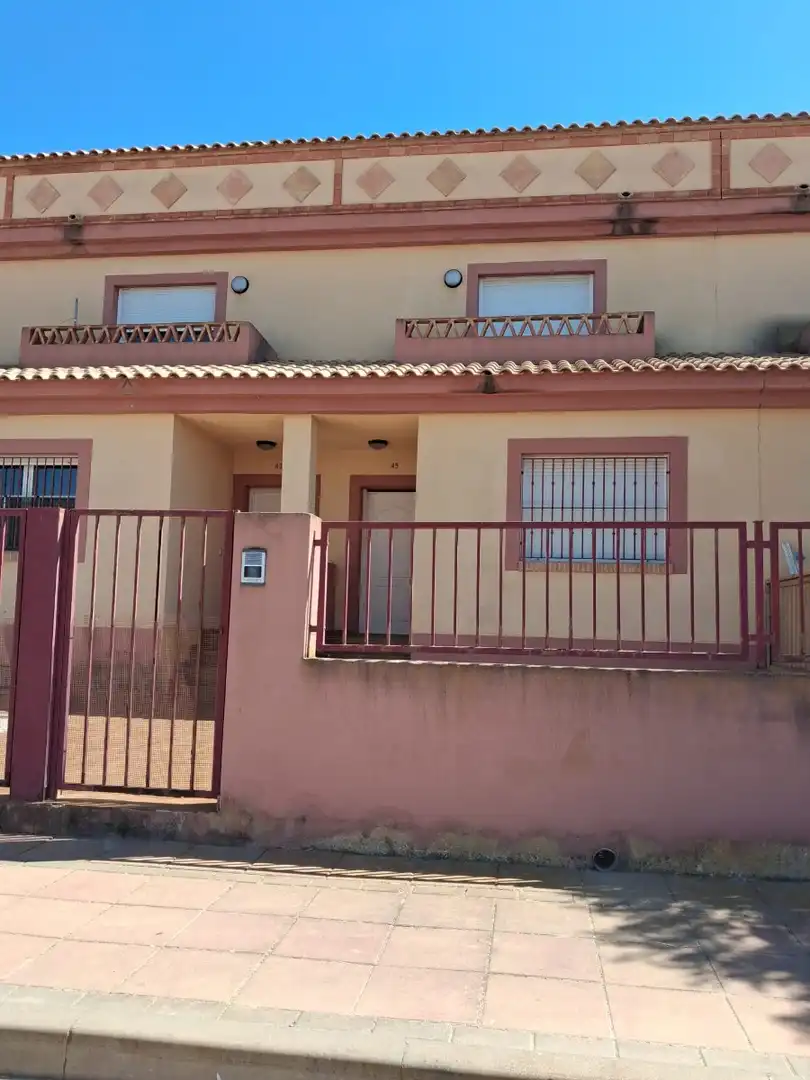 Maison mitoyenne avec terrasse à vendre à Las Lomas de Rame - Bahía Bella