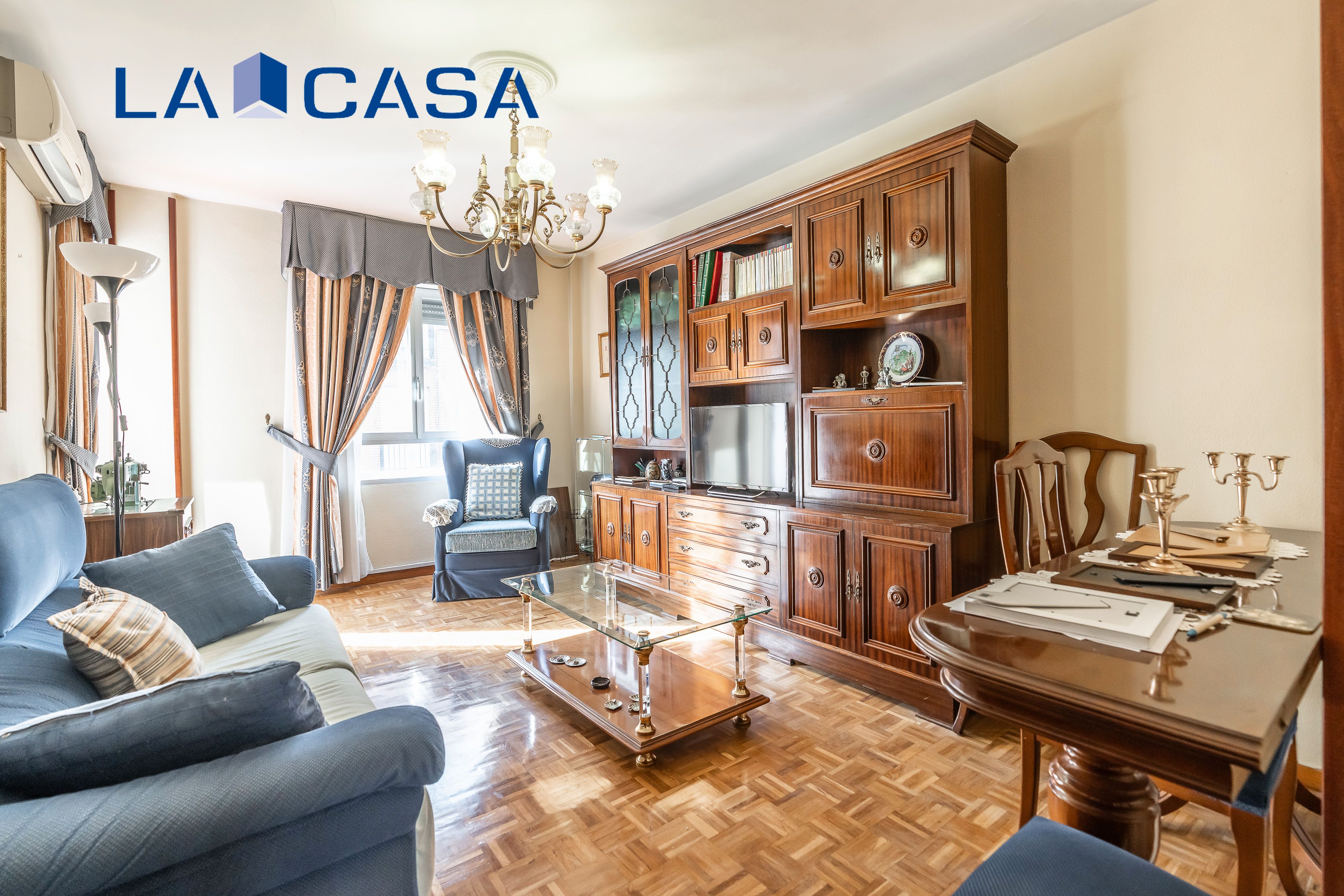 Living room of Flat for sale in  Madrid Capital  with Terrace