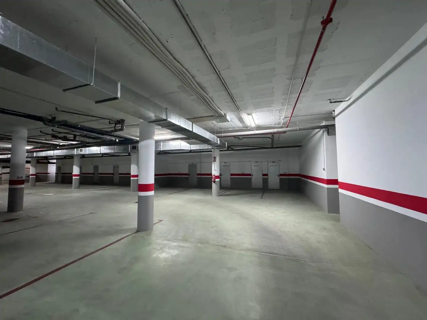 Parkplatz von Erdgeschoss zum Verkauf in Vélez-Málaga mit Klimaanlage, Privatgarten und Terrasse