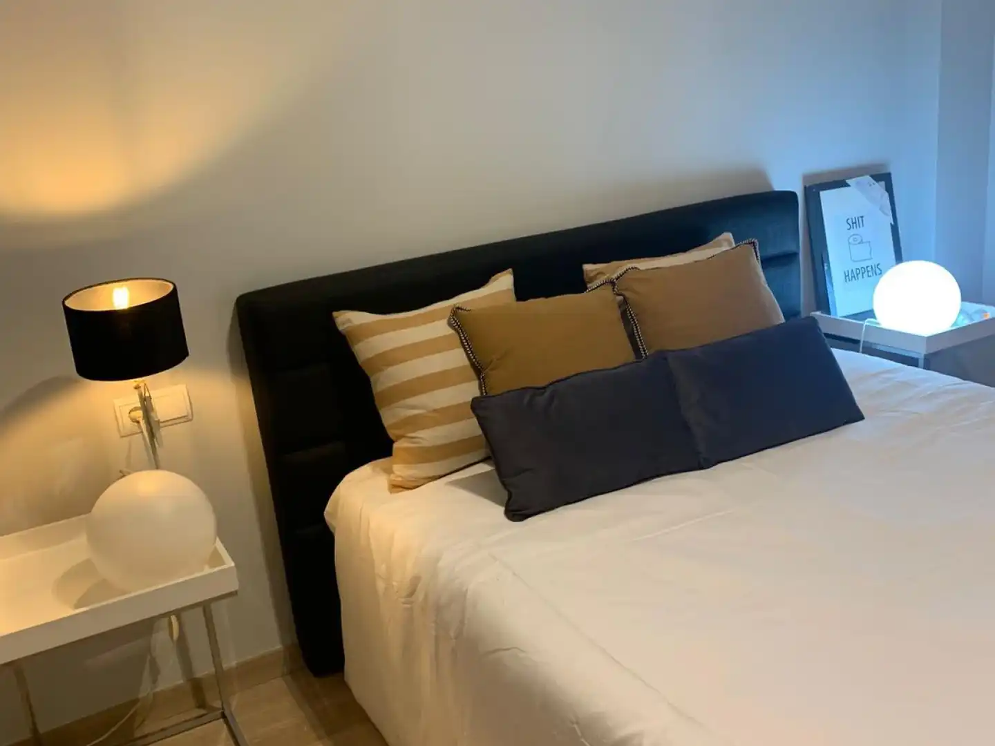Dormitori de Apartament de lloguer en Valencia amb Aire condicionat, Calefacció i Moblat