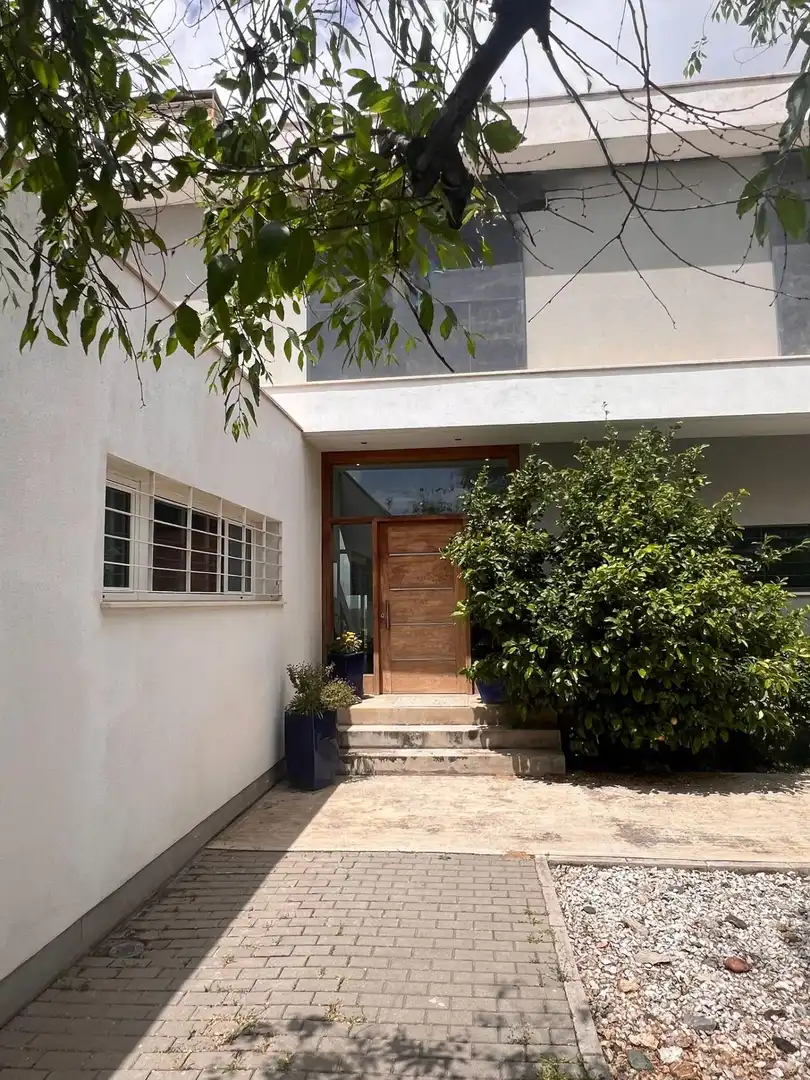 Vista exterior de Casa o xalet en venda en Las Gabias amb Aire condicionat, Calefacció i Jardí privat