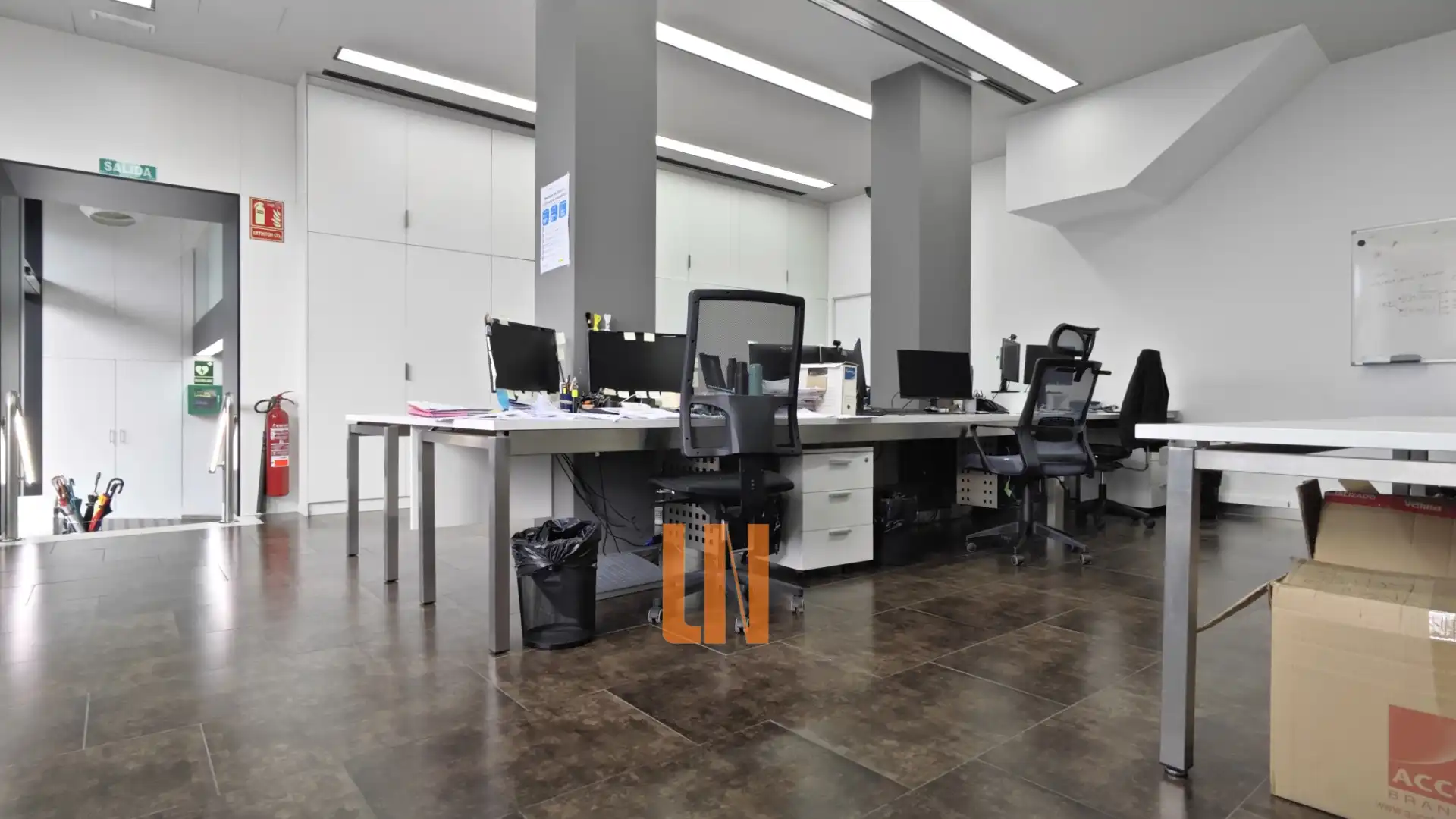 Office for rent in Culleredo  with Air Conditioner, Heating and Furnished
