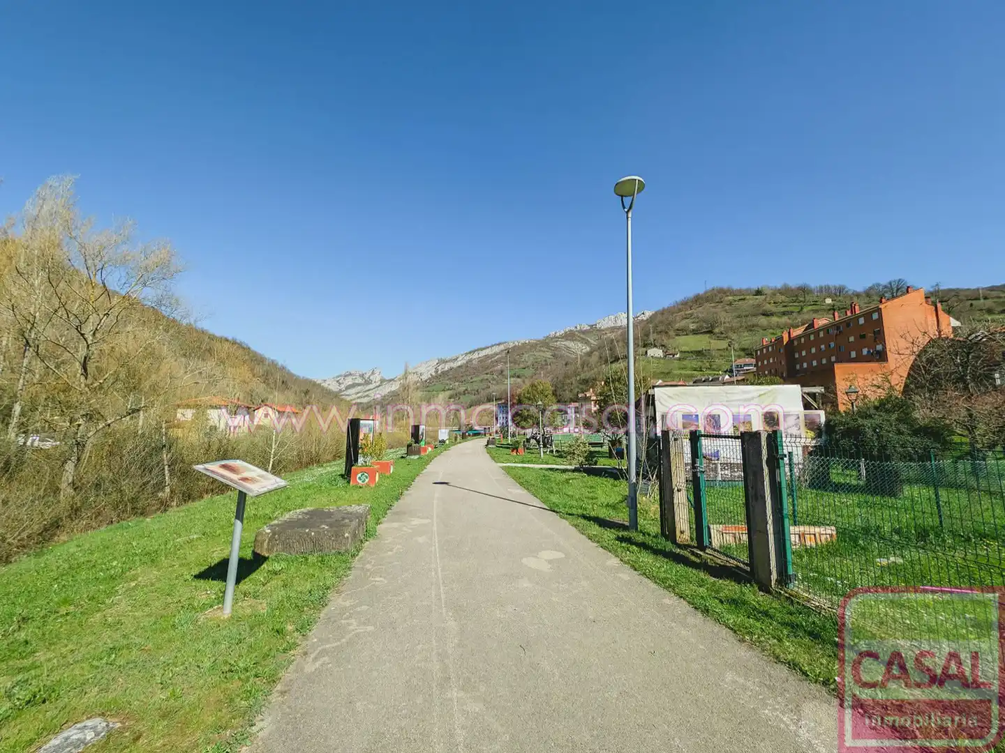Außenansicht von Wohnung zum Verkauf in Aller mit Heizung, Abstellraum und Möbliert