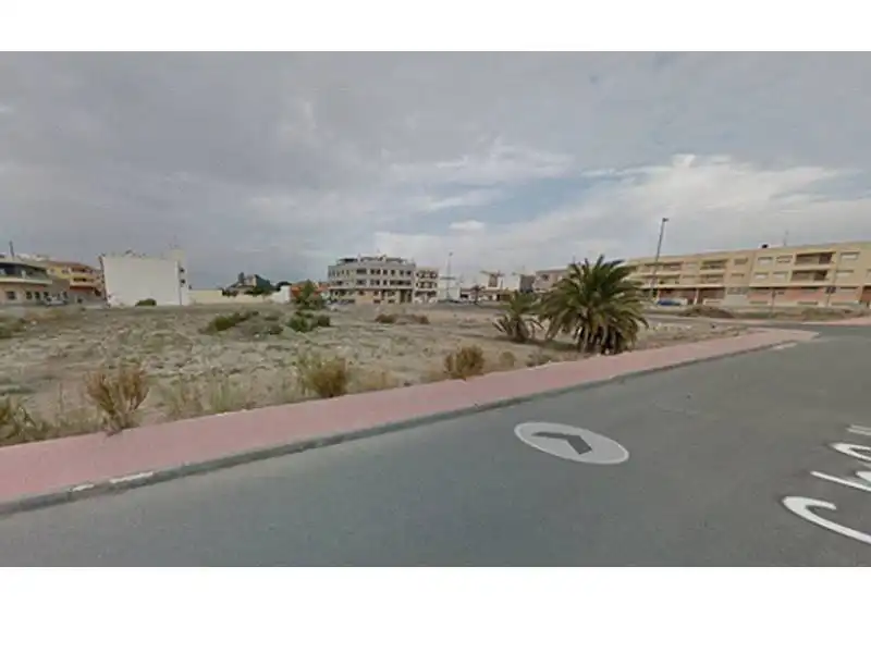 Terrenys i solars en venda a Av. de Orihuela
