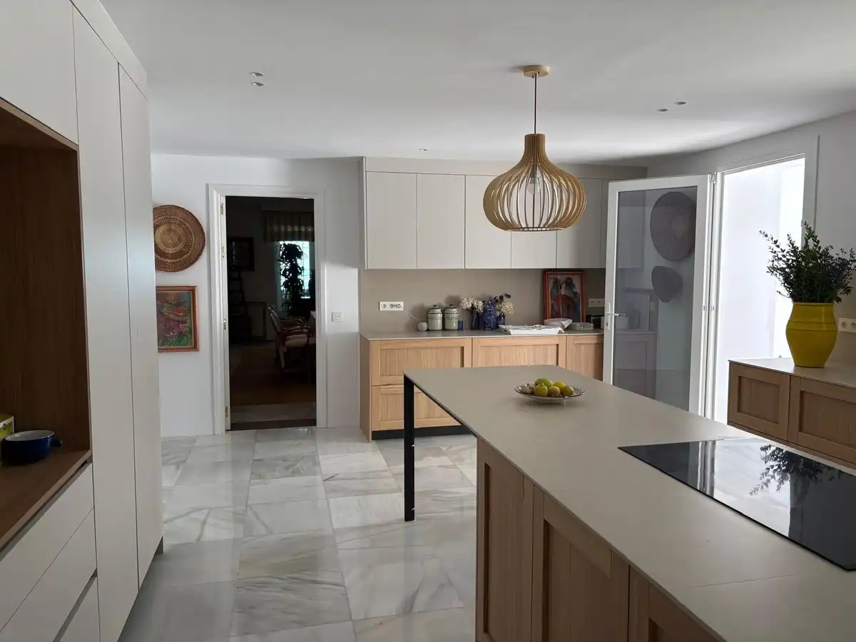 Cuina de Casa o xalet de lloguer en Estepona amb Aire condicionat, Jardí privat i Terrassa