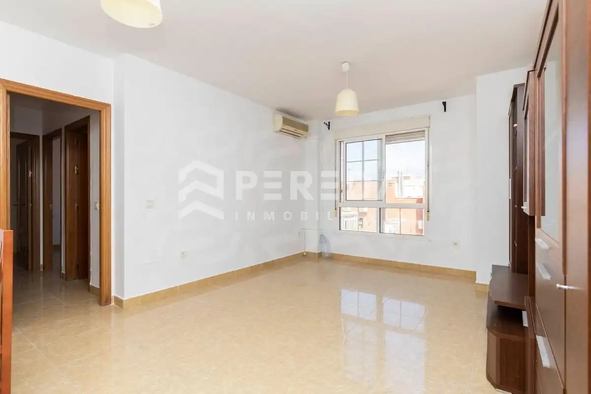 Außenansicht von Wohnung zum Verkauf in Roquetas de Mar mit Klimaanlage