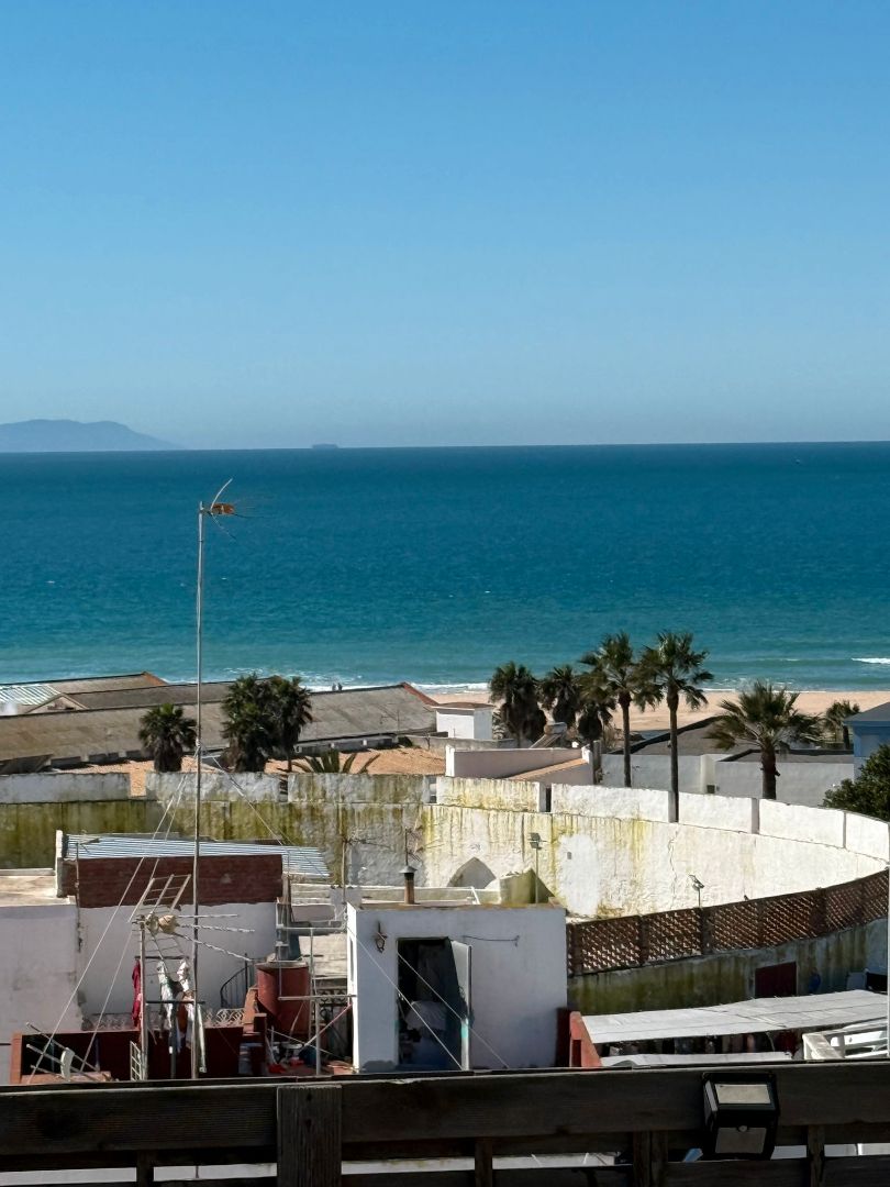Vista exterior de Pis en venda en Tarifa amb Balcó
