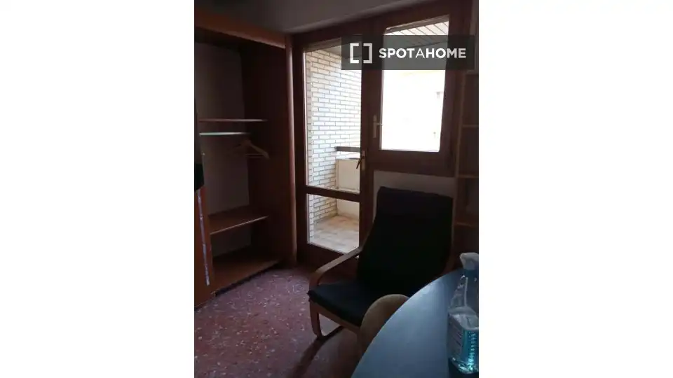Bedroom of Flat for share in Zaragoza  with Air Conditioner, Terrace and Furnished