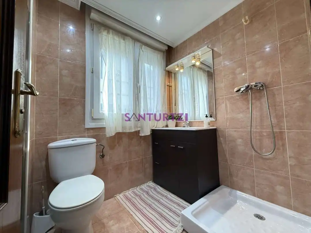 Bathroom of Detached homes for sale in Castro-Urdiales  with Heating, Terrace and Furnished