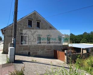 Vista exterior de Casa o xalet en venda en O Porriño   amb Terrassa