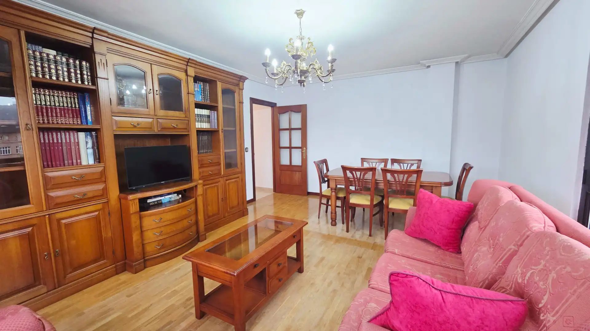 Sala d'estar de Pis en venda en Langreo amb Calefacció, Parquet i Traster