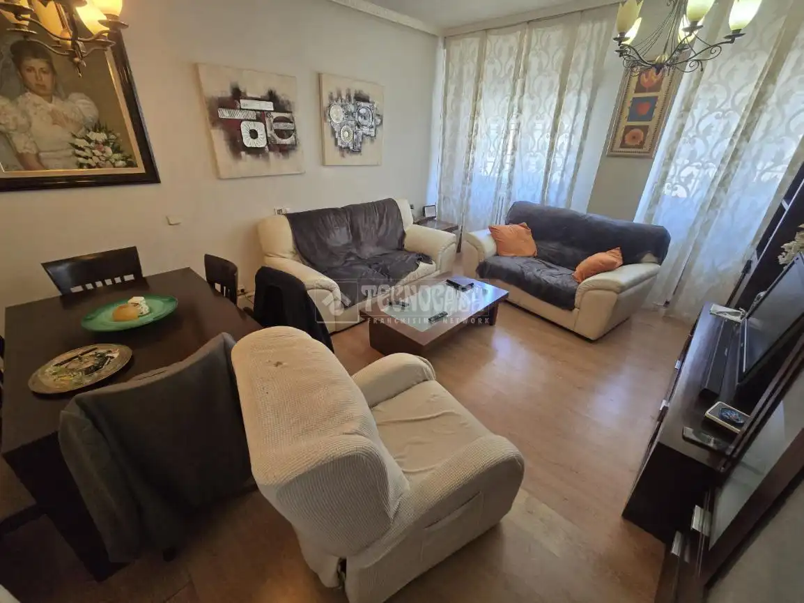 Living room of Flat for sale in Madrid  with Air Conditioner, Heating and Parquet flooring