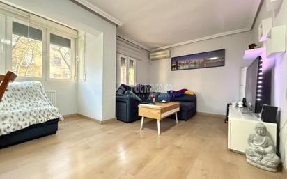 Living room of Flat for sale in  Madrid Capital  with Air Conditioner and Heating