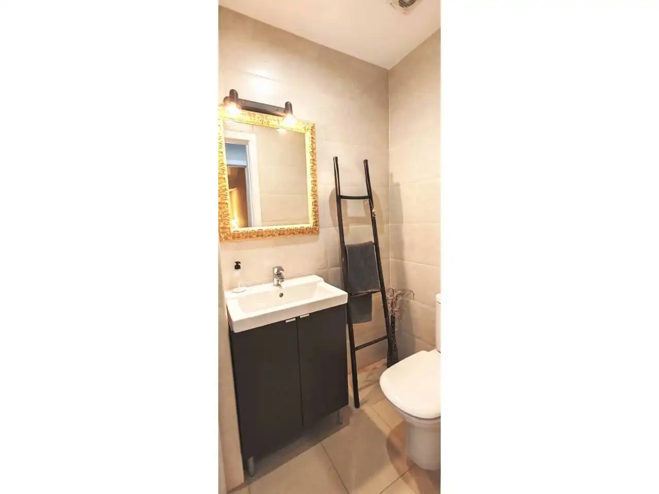 Baño de Casa o chalet en venta en Sarrià de Ter con Aire acondicionado, Calefacción y Jardín privado