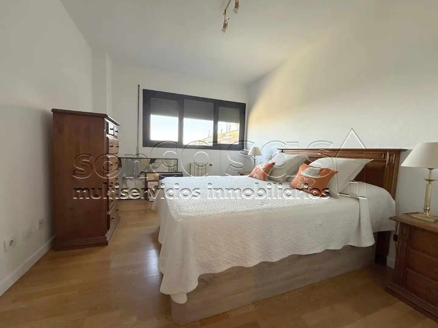 Bedroom of Flat for rent in Madrid  with Air Conditioner, Heating and Terrace