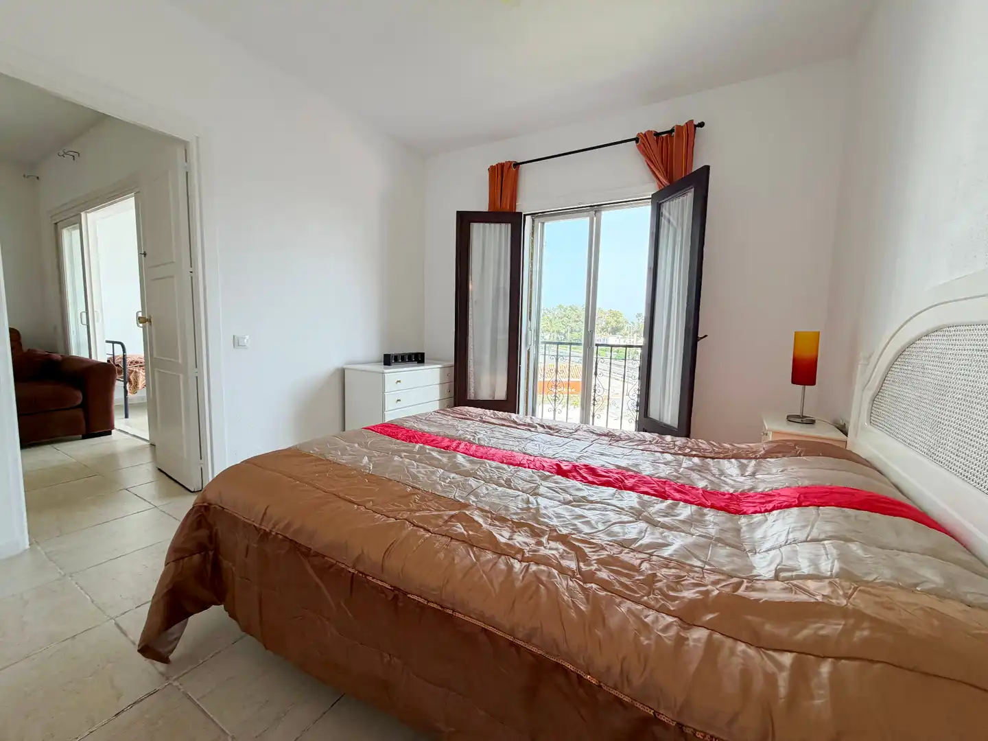Dormitori de Apartament en venda en Estepona amb Terrassa i Piscina comunitària