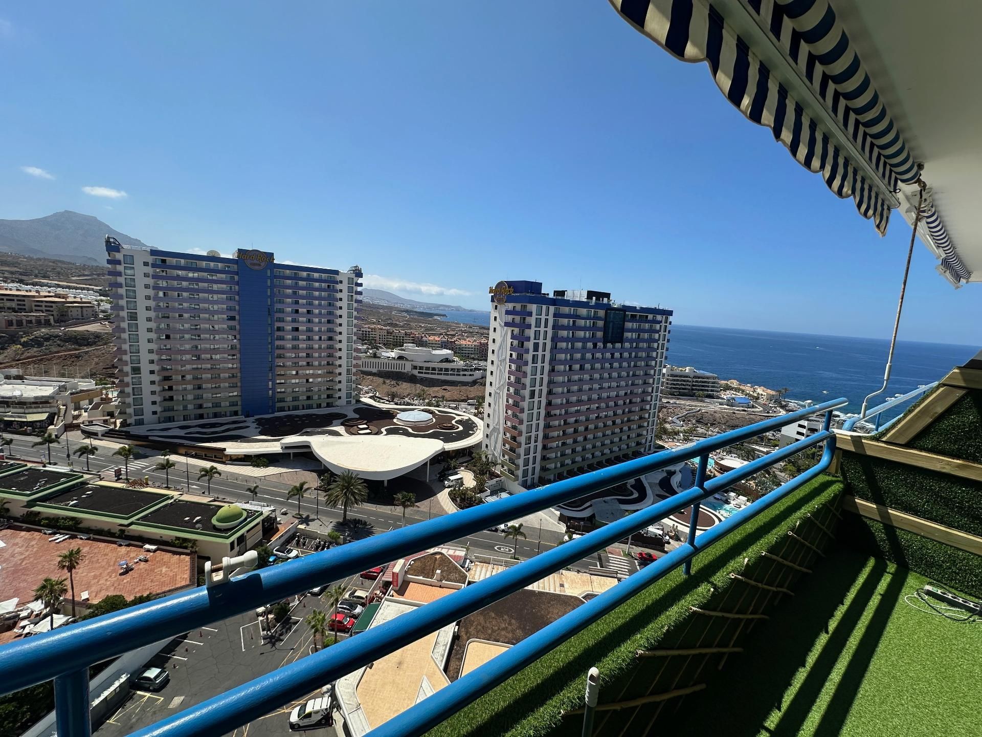 Vista exterior de Estudi de lloguer en Adeje amb Aire condicionat, Terrassa i Balcó