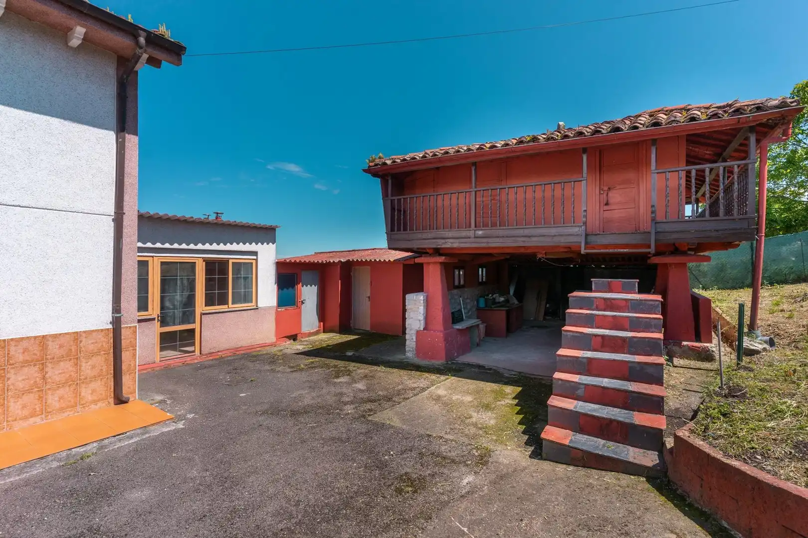 Vista exterior de Casa o xalet en venda en Gijón  amb Calefacció, Jardí privat i Traster
