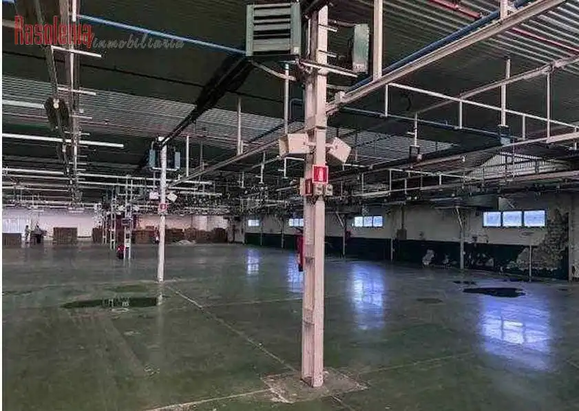 Fabrikhallen zum Verkauf in A pega, 1, A Malata - Catabois - Ciudad Jardín