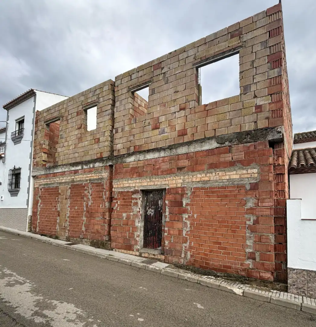 Außenansicht von Einfamilien-Reihenhaus zum Verkauf in Benalup-Casas Viejas mit Terrasse