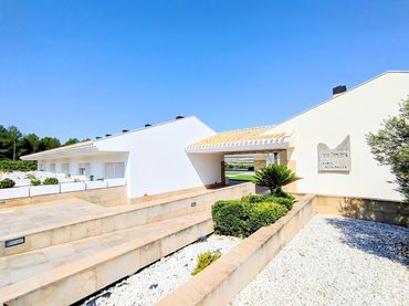 Country house for sale in Yecla