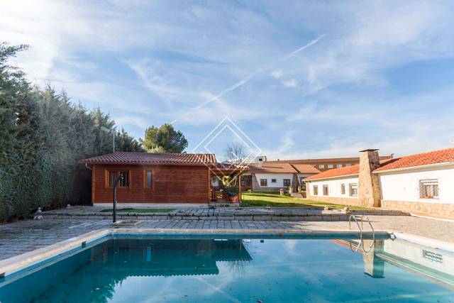 Casa-chalet en Venta en Valdemarín