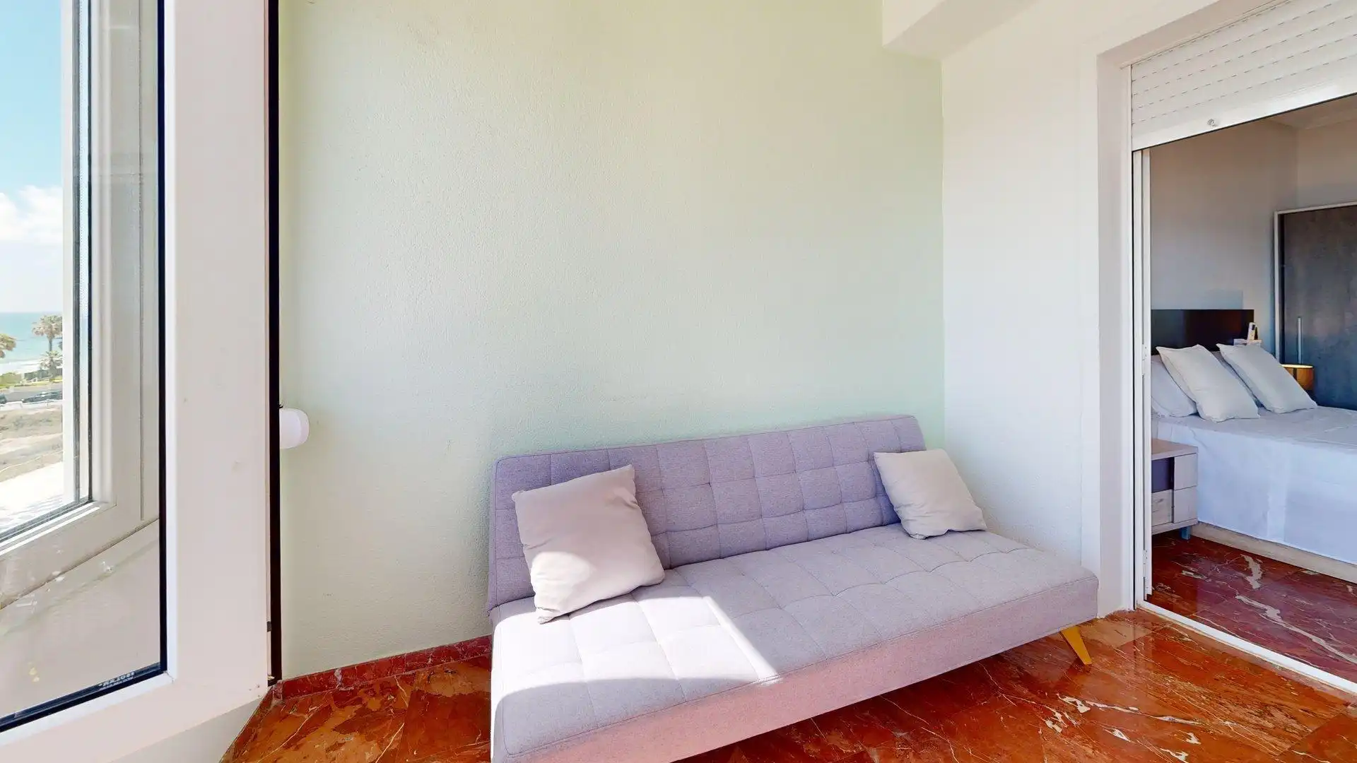 Sala d'estar de Apartament de lloguer en Elche / Elx amb Aire condicionat, Jardí privat i Terrassa