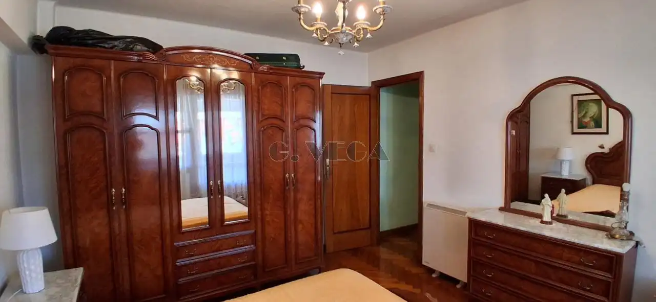 Habitación de Piso en venta en Vigo  con Calefacción y Parquet