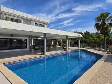 Villa con balcone in vendita a Santa Ponça