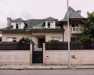 Vista exterior de Casa o xalet en venda en Vigo  amb Terrassa i Balcó