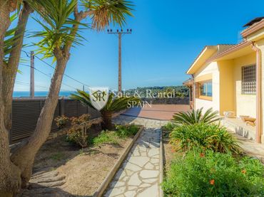 House with garden for sale in Santa Susanna