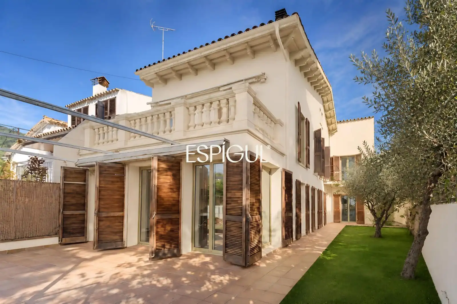Exterior view of Detached homes for sale in Premià de Dalt, Barcelona