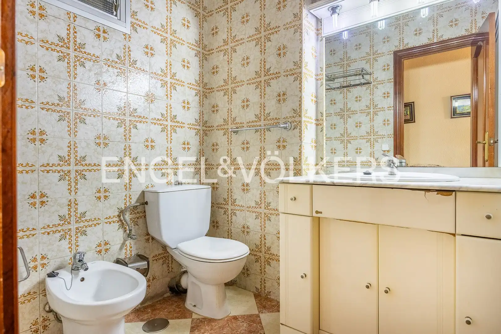 Flat for sale in Sevilla  with Heating, Terrace and Storage room