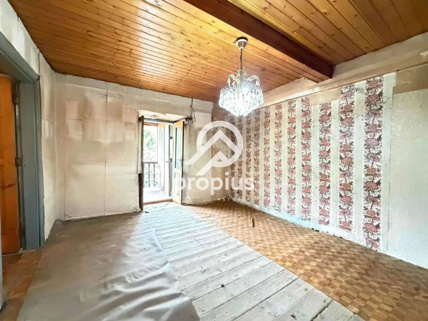 Sala d'estar de Casa adosada en venda en Llanes amb Calefacció, Terrassa i Traster